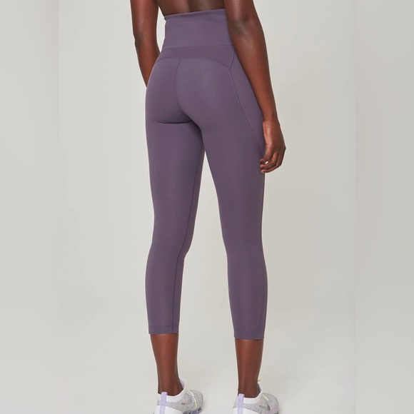 MPG High-Waisted Leggings - Picture 2 of 7